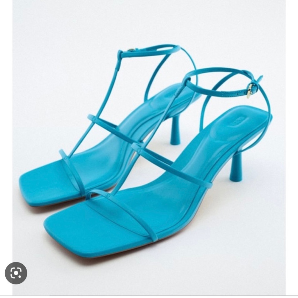 Women Zara sandals